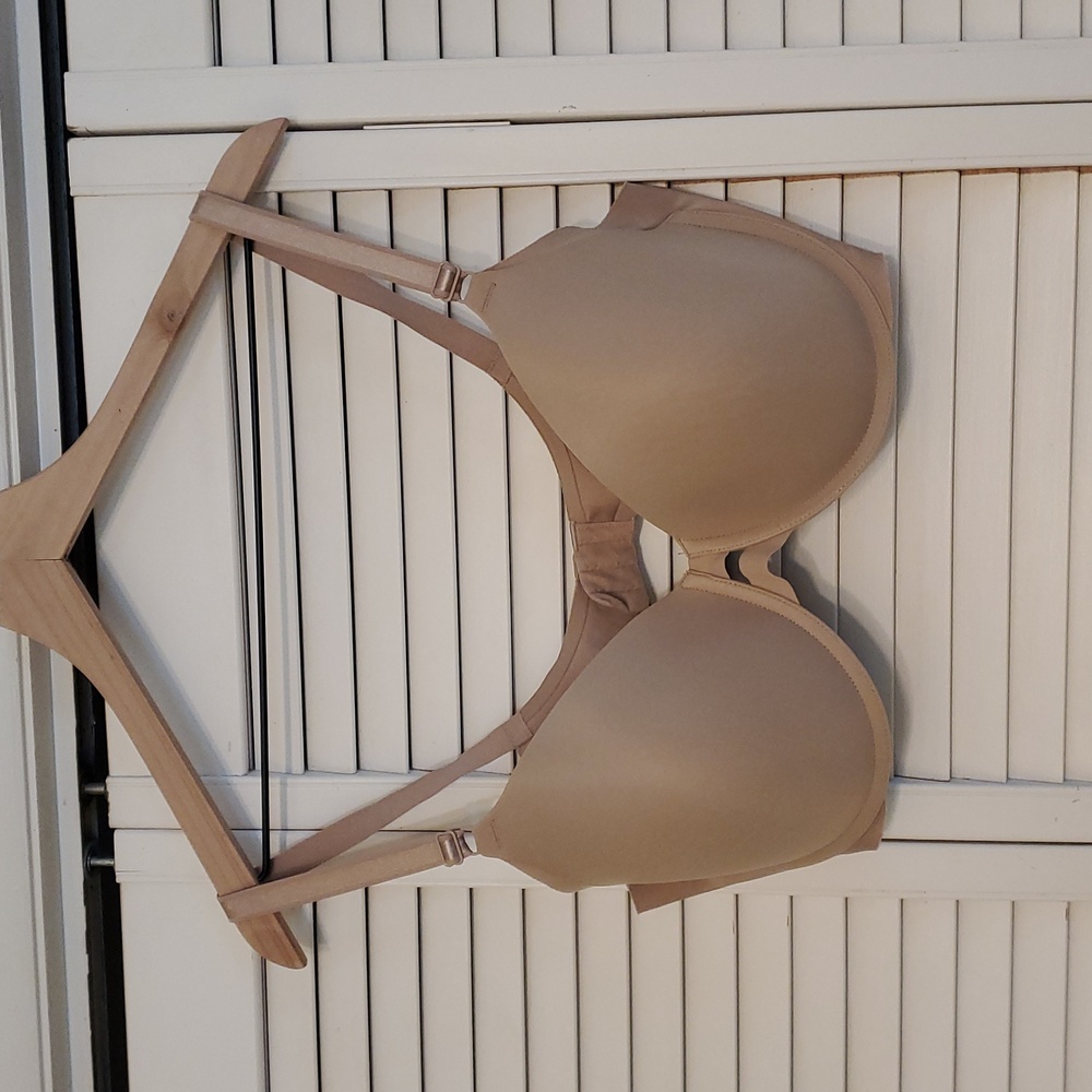 Warner’s Beige Underwire Bra, Size 40 D